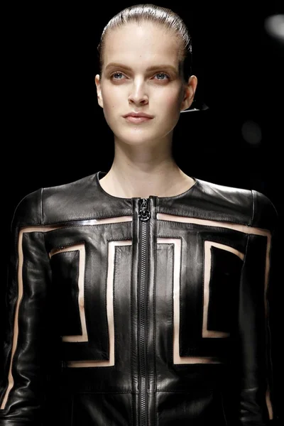 Look 44